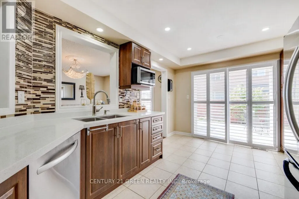 1107 BARR CRESCENT