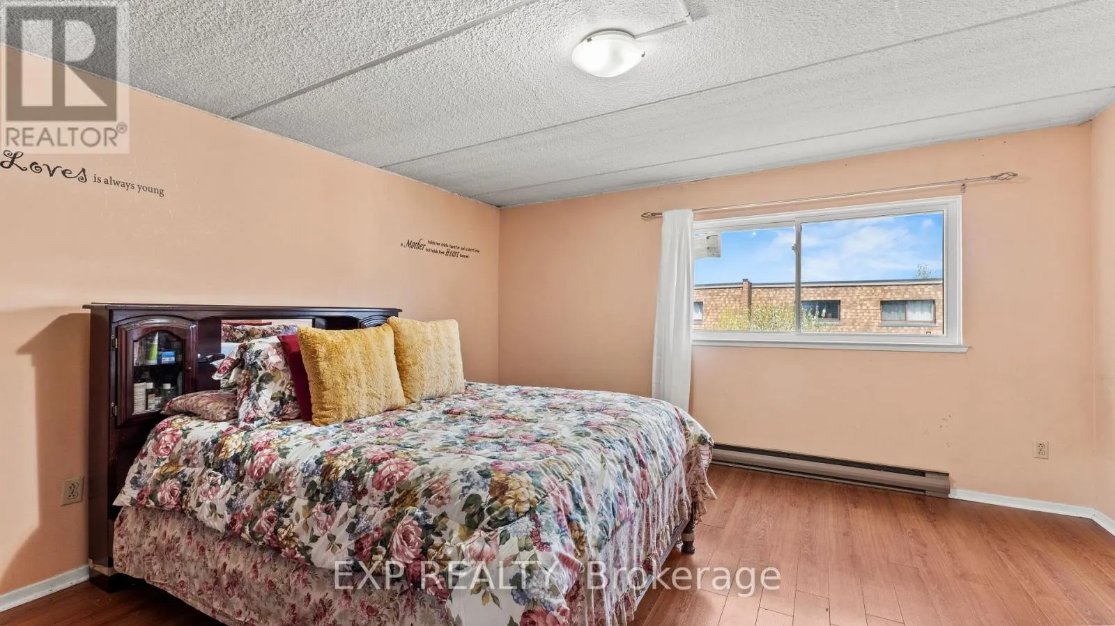 160 - 180 MISSISSAUGA VALLEY BOULEVARD