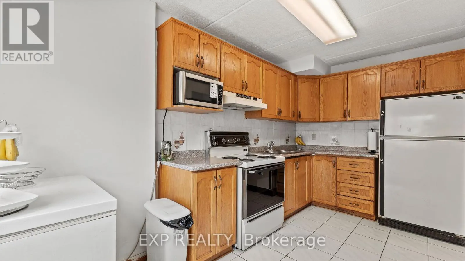160 - 180 MISSISSAUGA VALLEY BOULEVARD