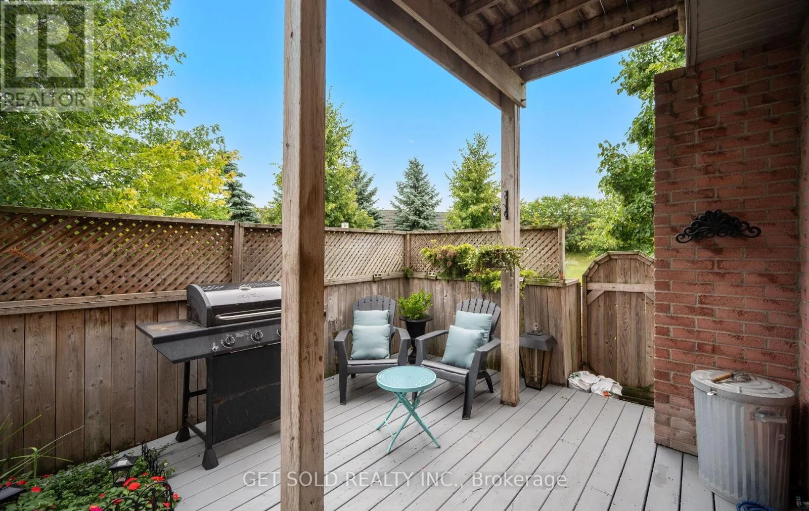 73 PIGGOTT MEWS