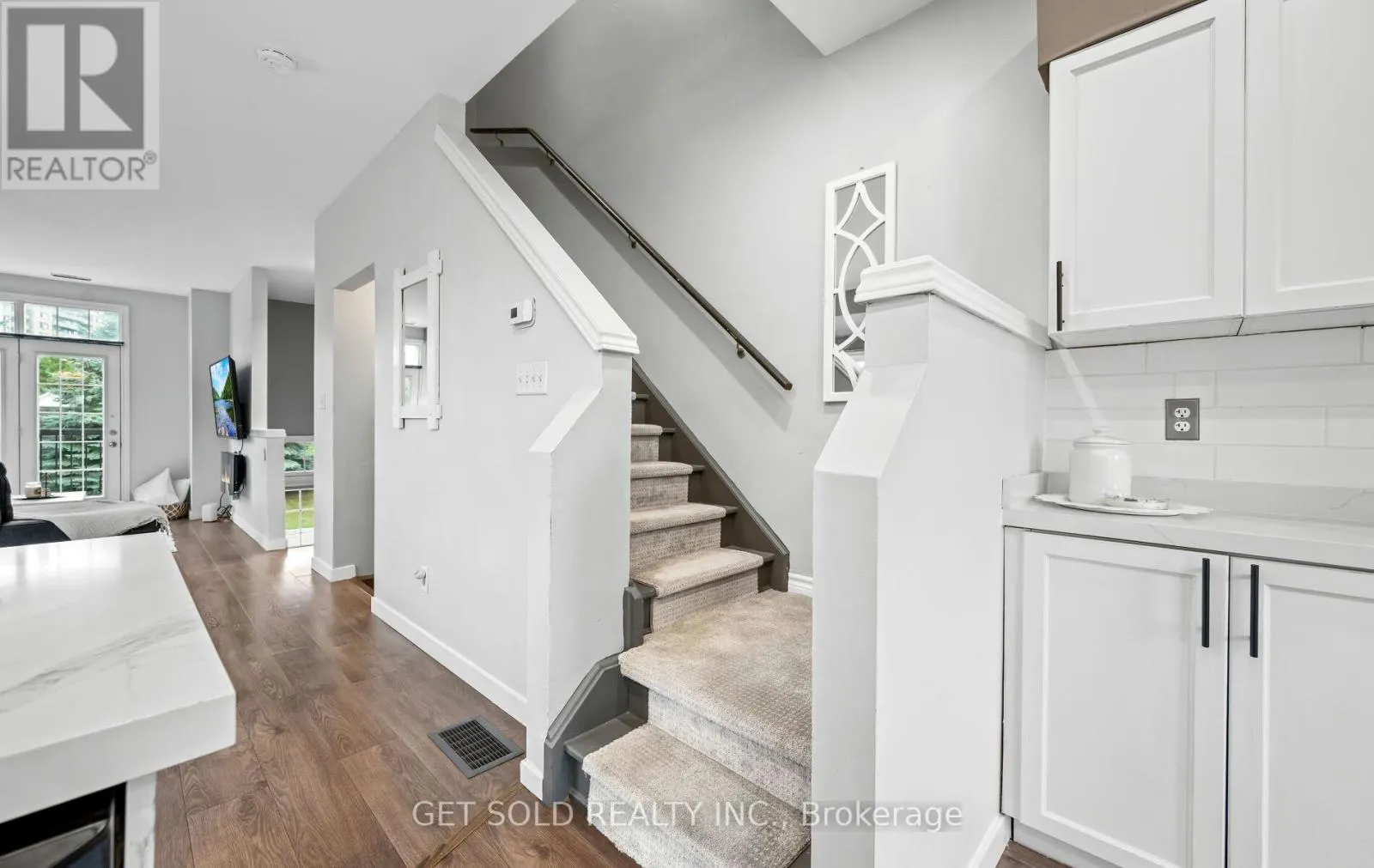 73 PIGGOTT MEWS