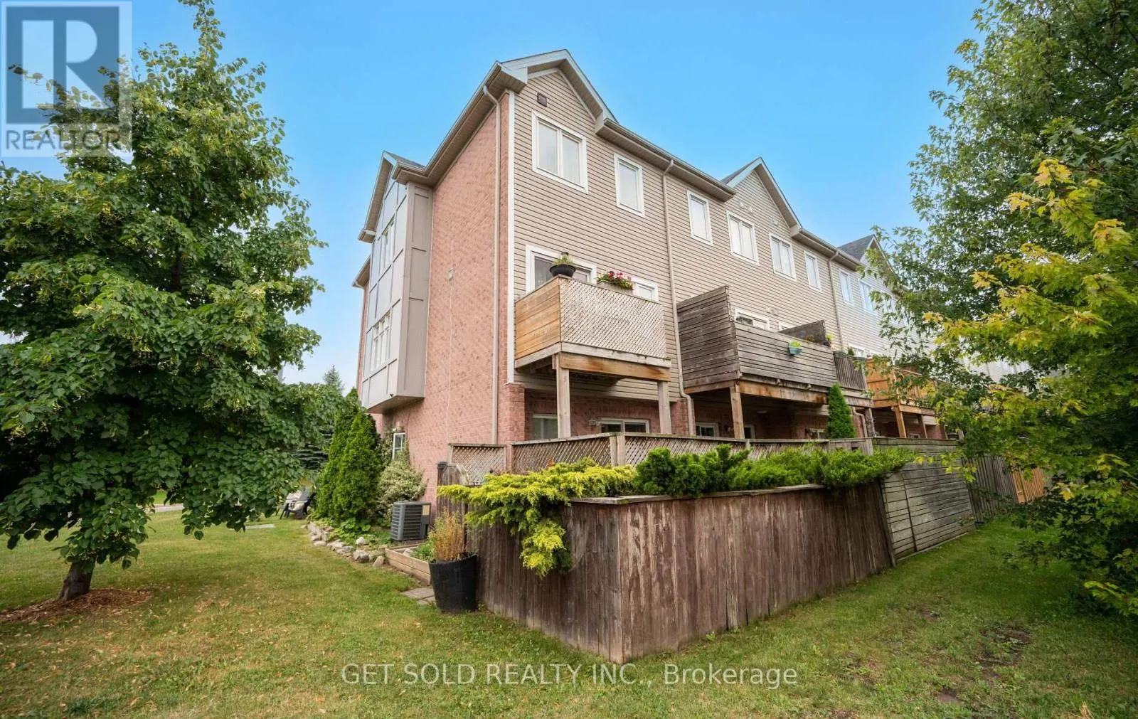73 PIGGOTT MEWS
