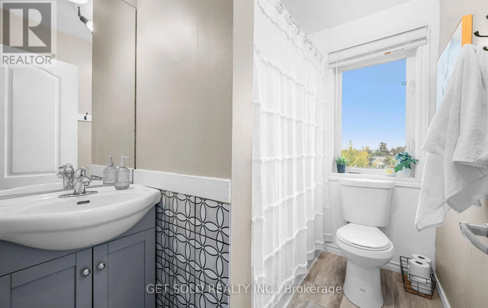 73 PIGGOTT MEWS