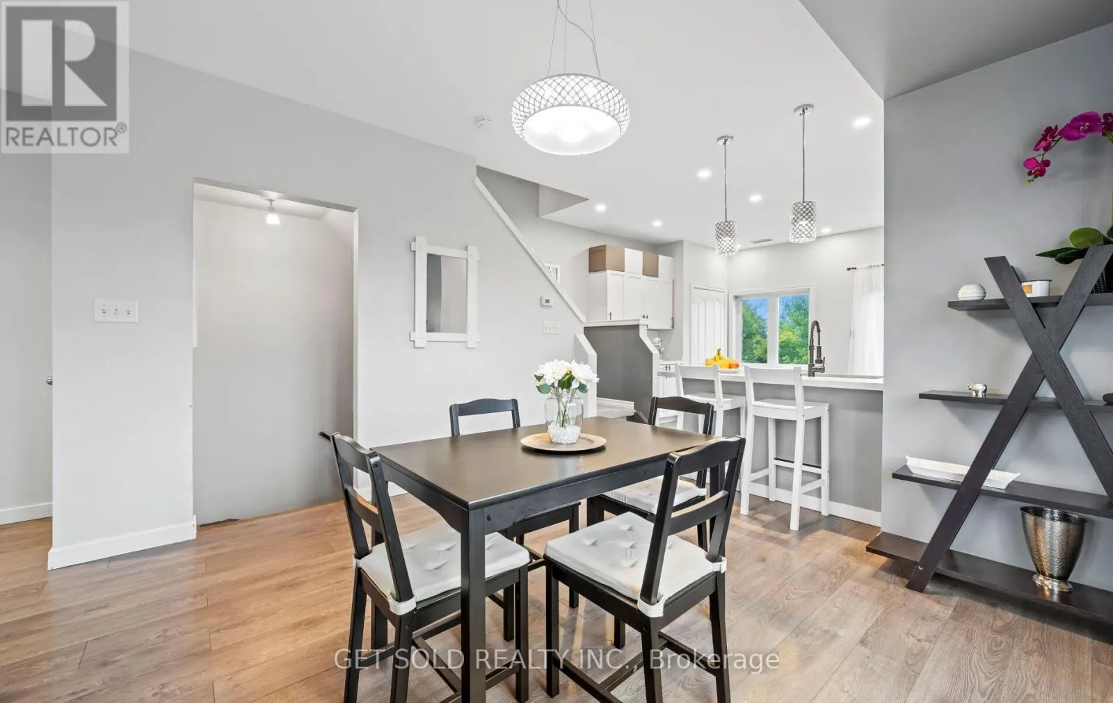 73 PIGGOTT MEWS
