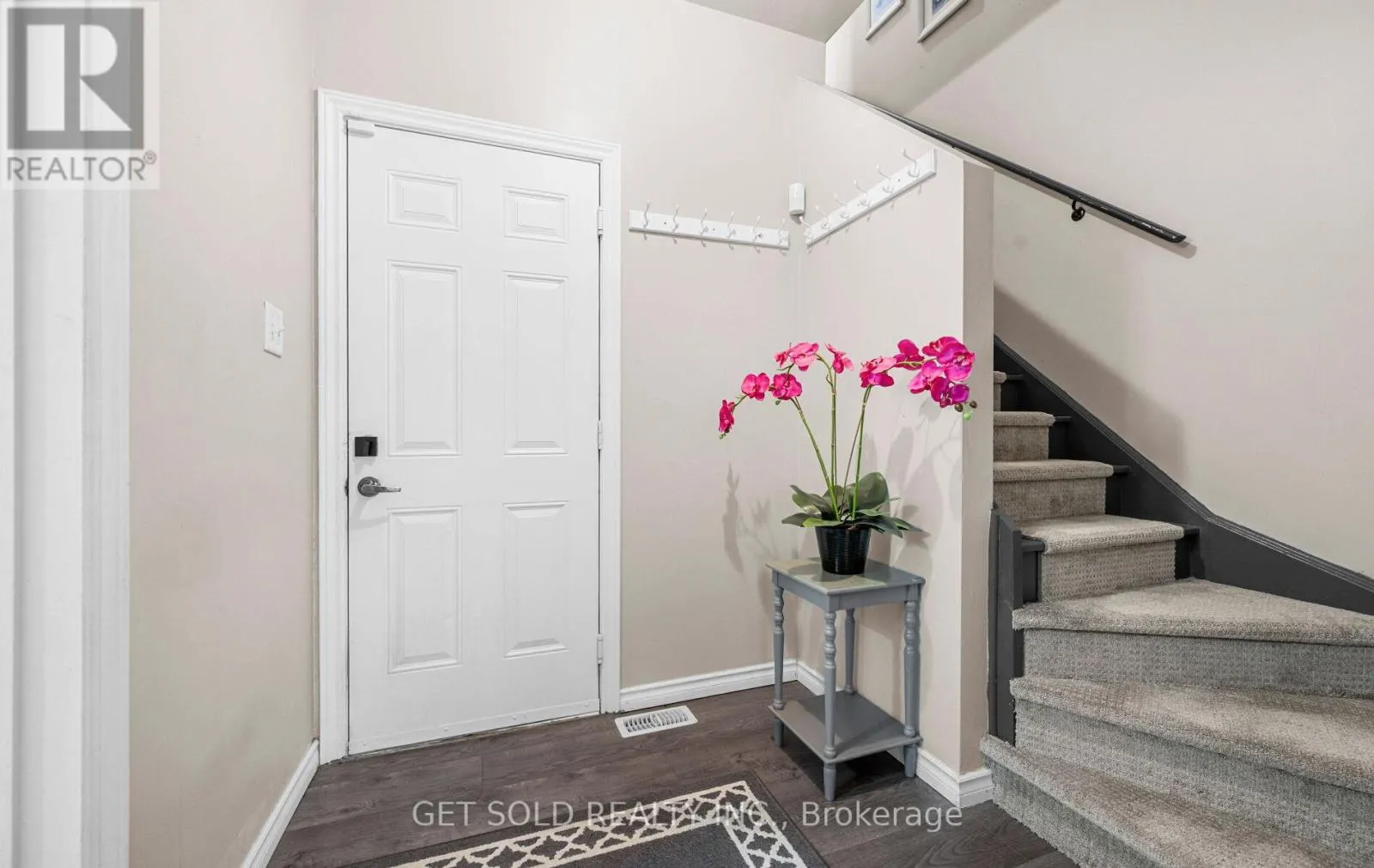 73 PIGGOTT MEWS