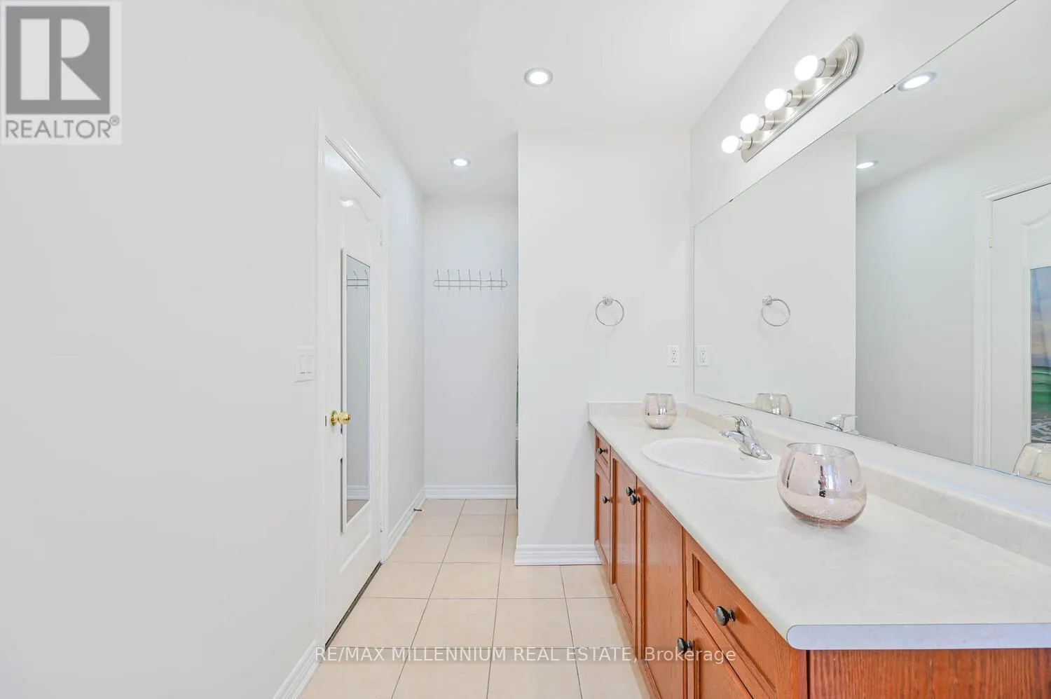 56 ATTVIEW CRESCENT