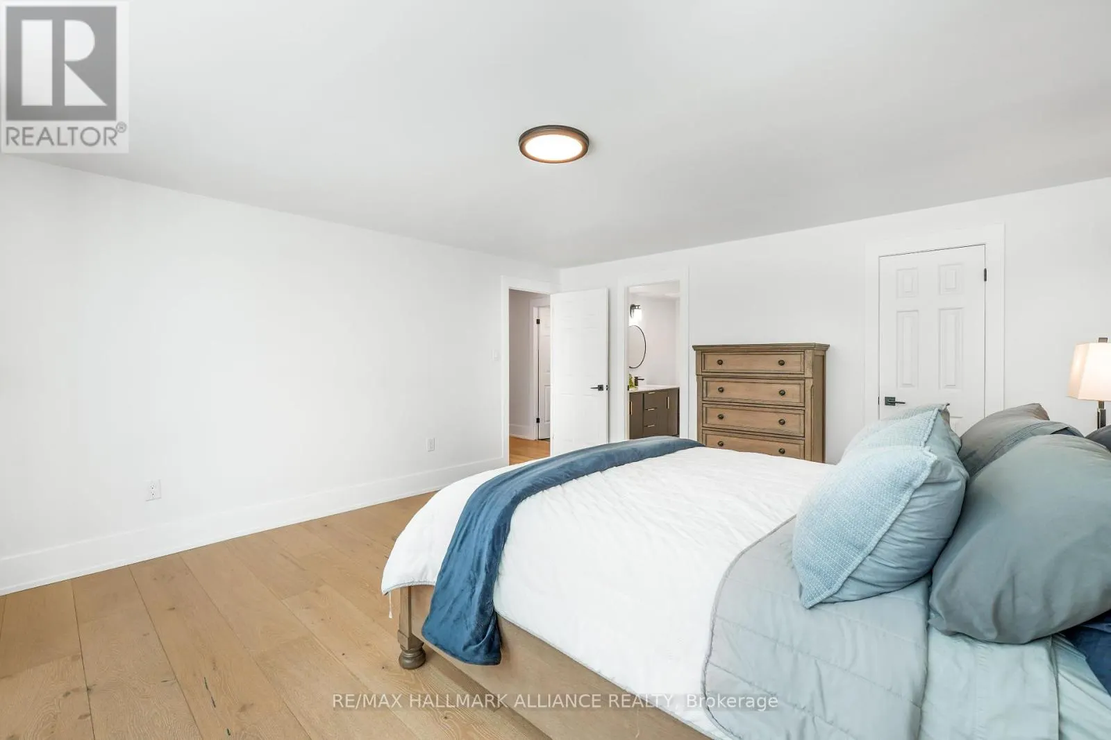 205 - 2121 LAKESHORE ROAD