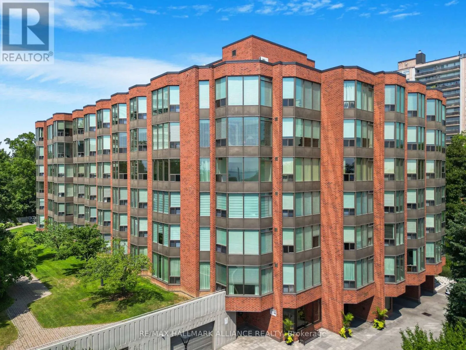 205 - 2121 LAKESHORE ROAD