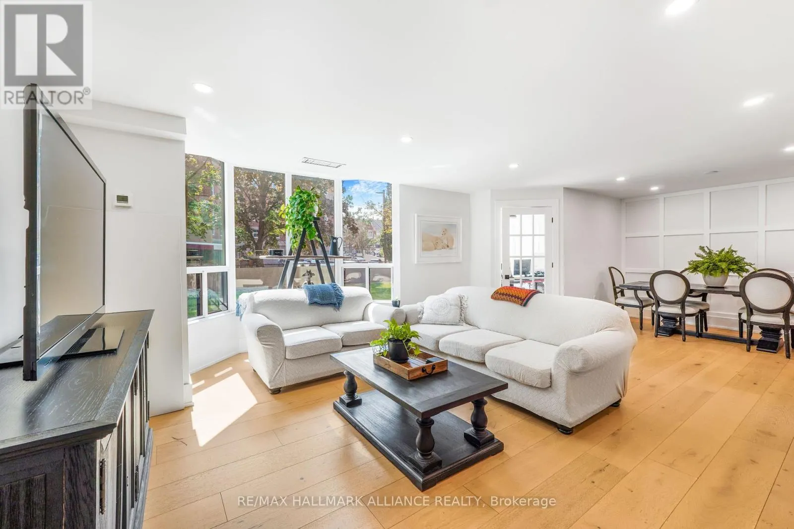 205 - 2121 LAKESHORE ROAD