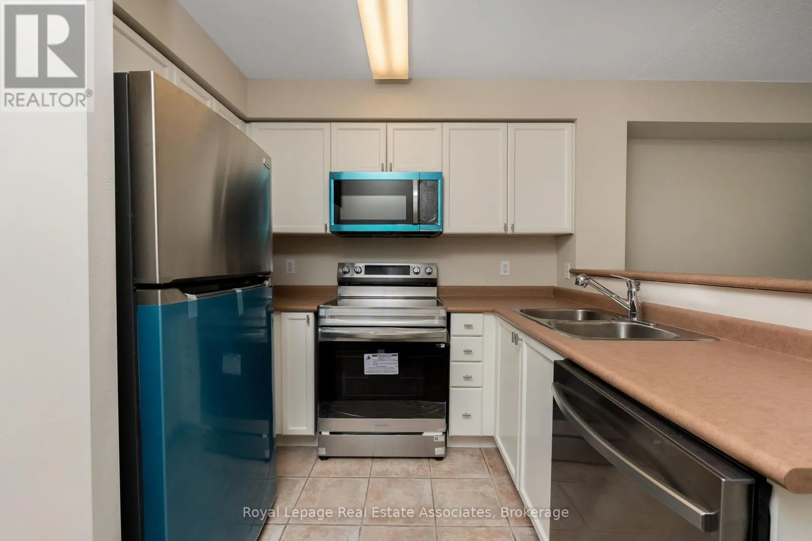 709 - 15 MICHAEL POWER PLACE
