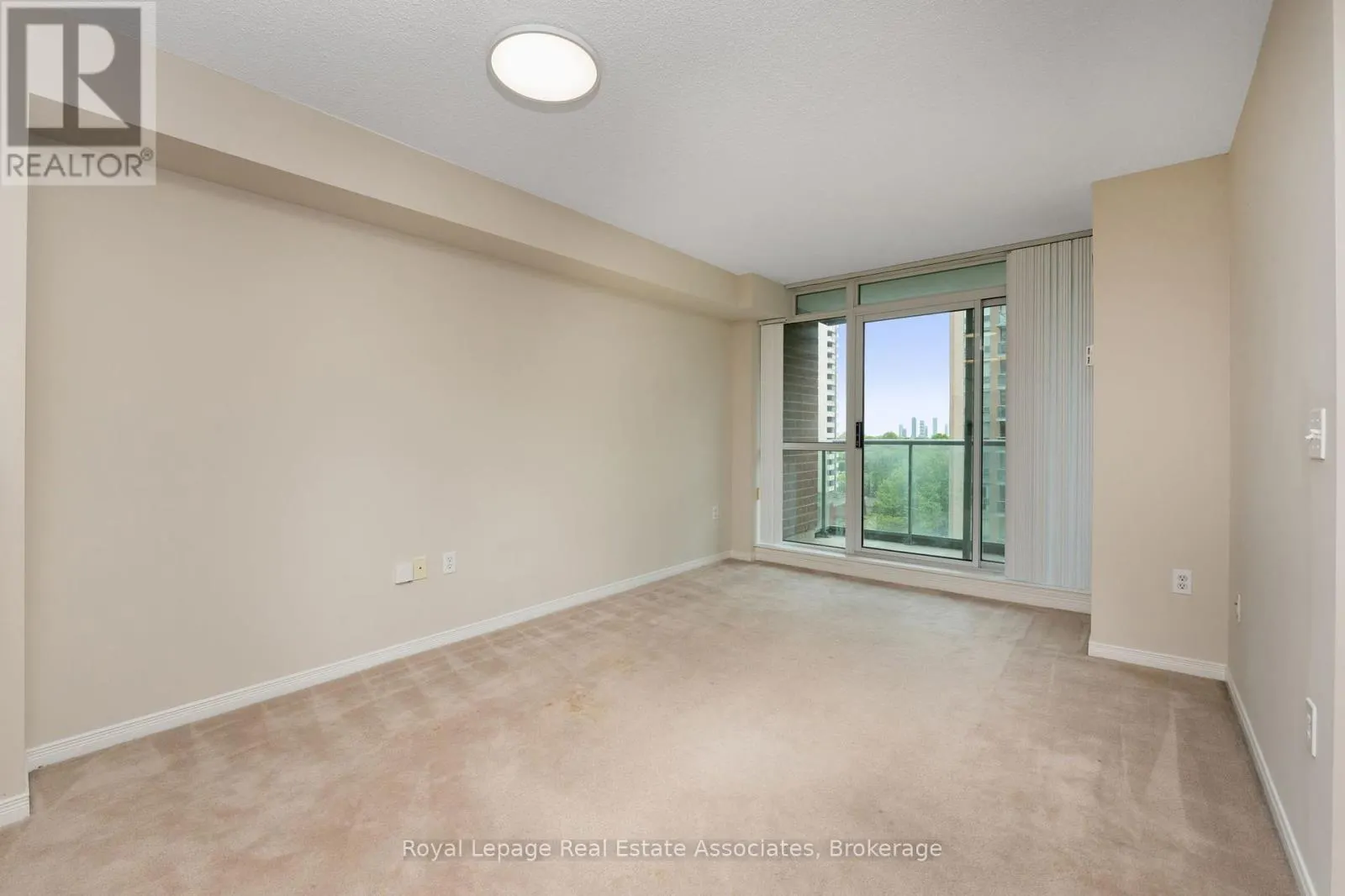 709 - 15 MICHAEL POWER PLACE