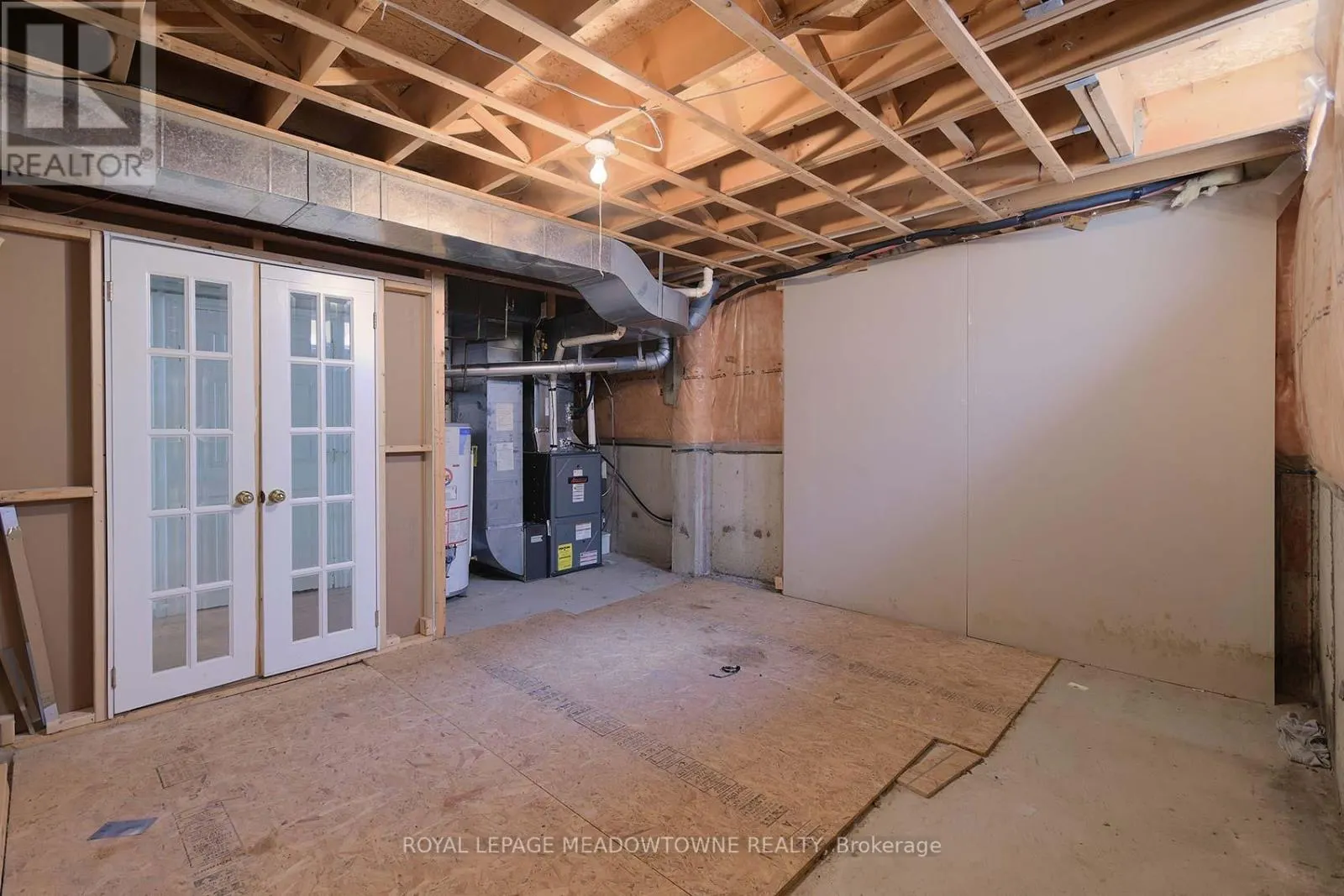 18 BLUE BONNET DRIVE