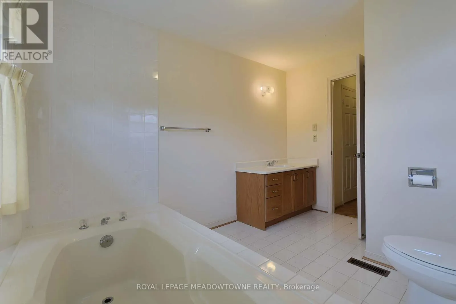 18 BLUE BONNET DRIVE