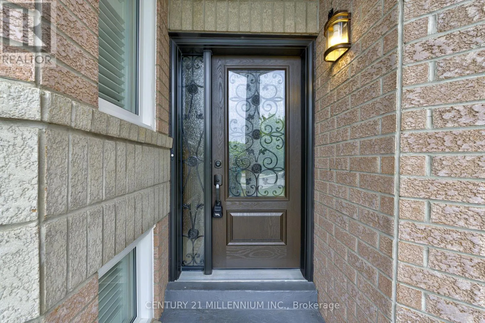 26 SUNCREST DRIVE