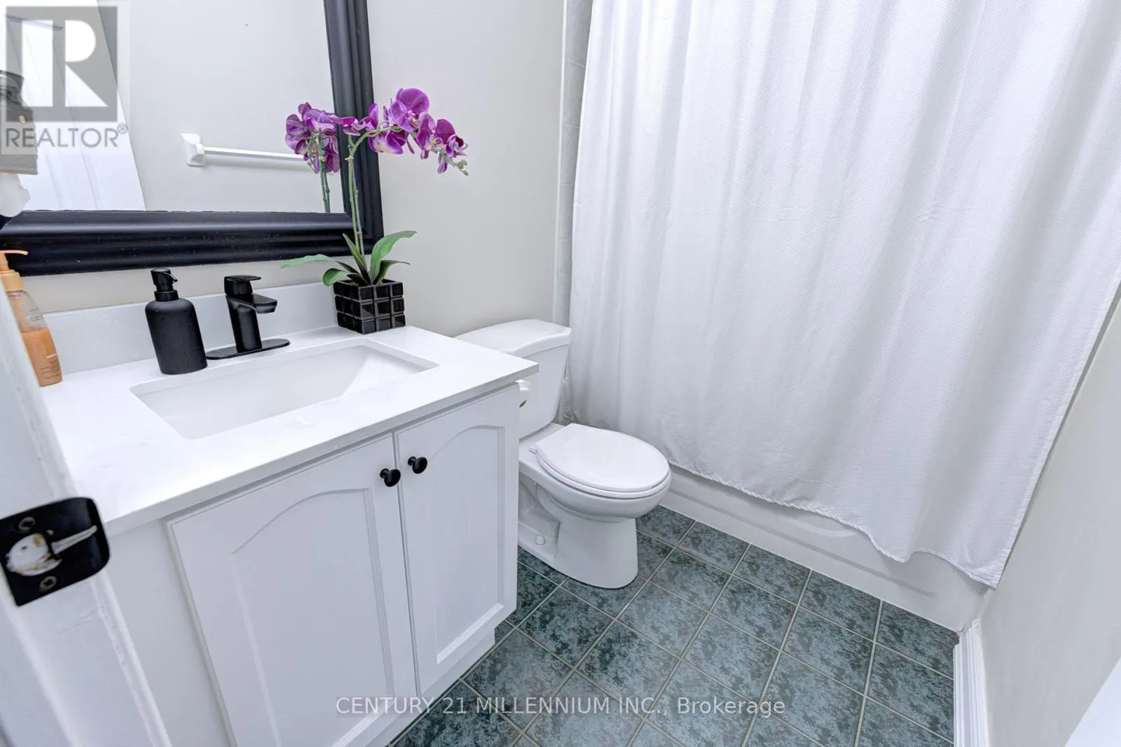26 SUNCREST DRIVE