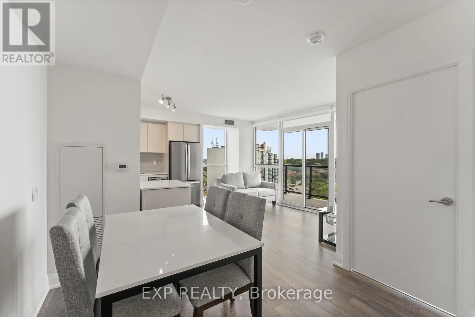 1205 - 1461 LAWRENCE AVENUE W