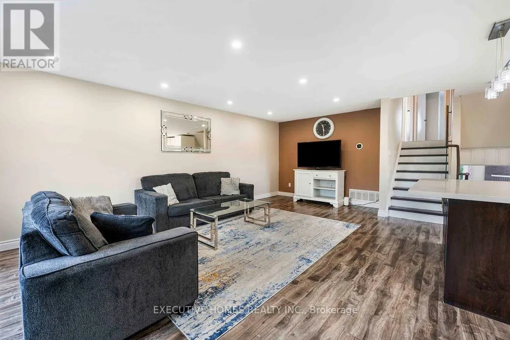 140 WEYBRIDGE TRAIL