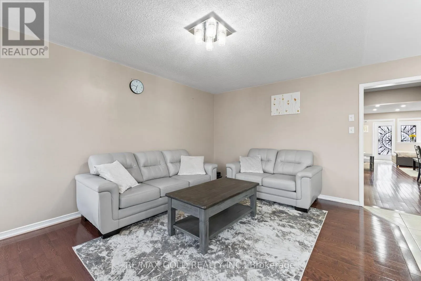 72 NEWINGTON CRESCENT
