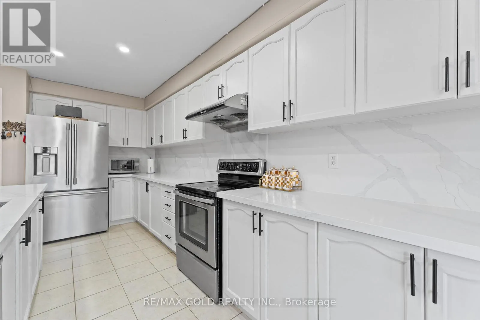 72 NEWINGTON CRESCENT