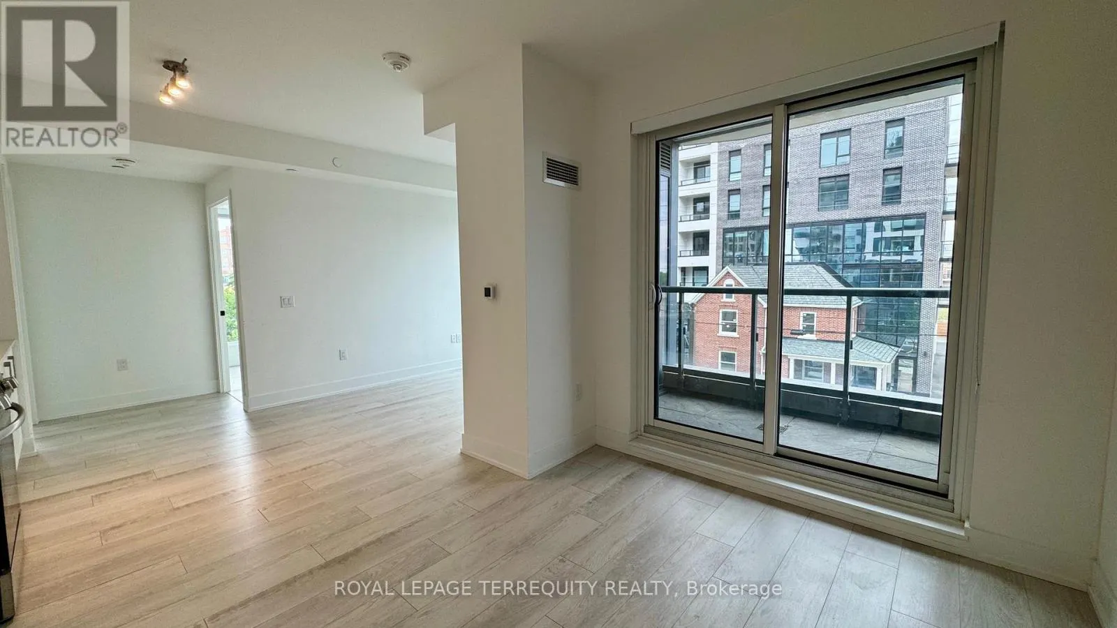 204 - 2450 OLD BRONTE ROAD