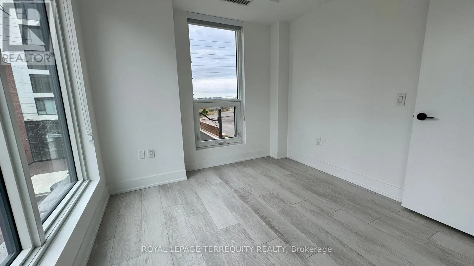 204 - 2450 OLD BRONTE ROAD