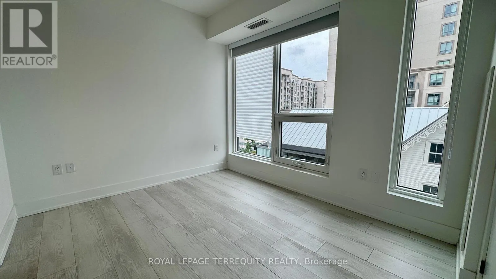 204 - 2450 OLD BRONTE ROAD