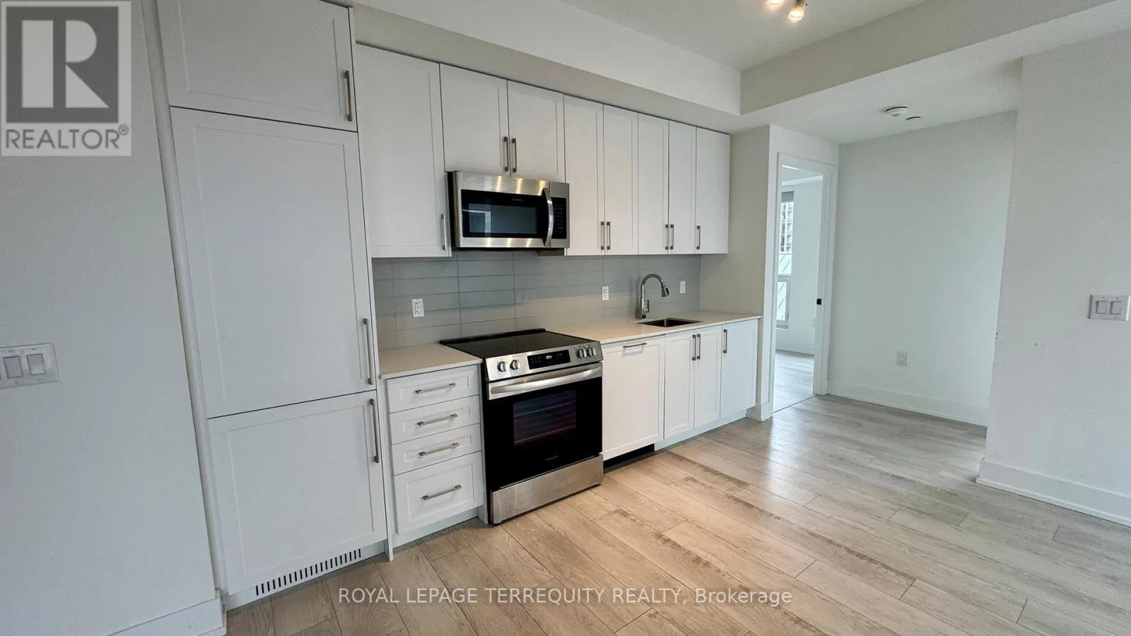 204 - 2450 OLD BRONTE ROAD