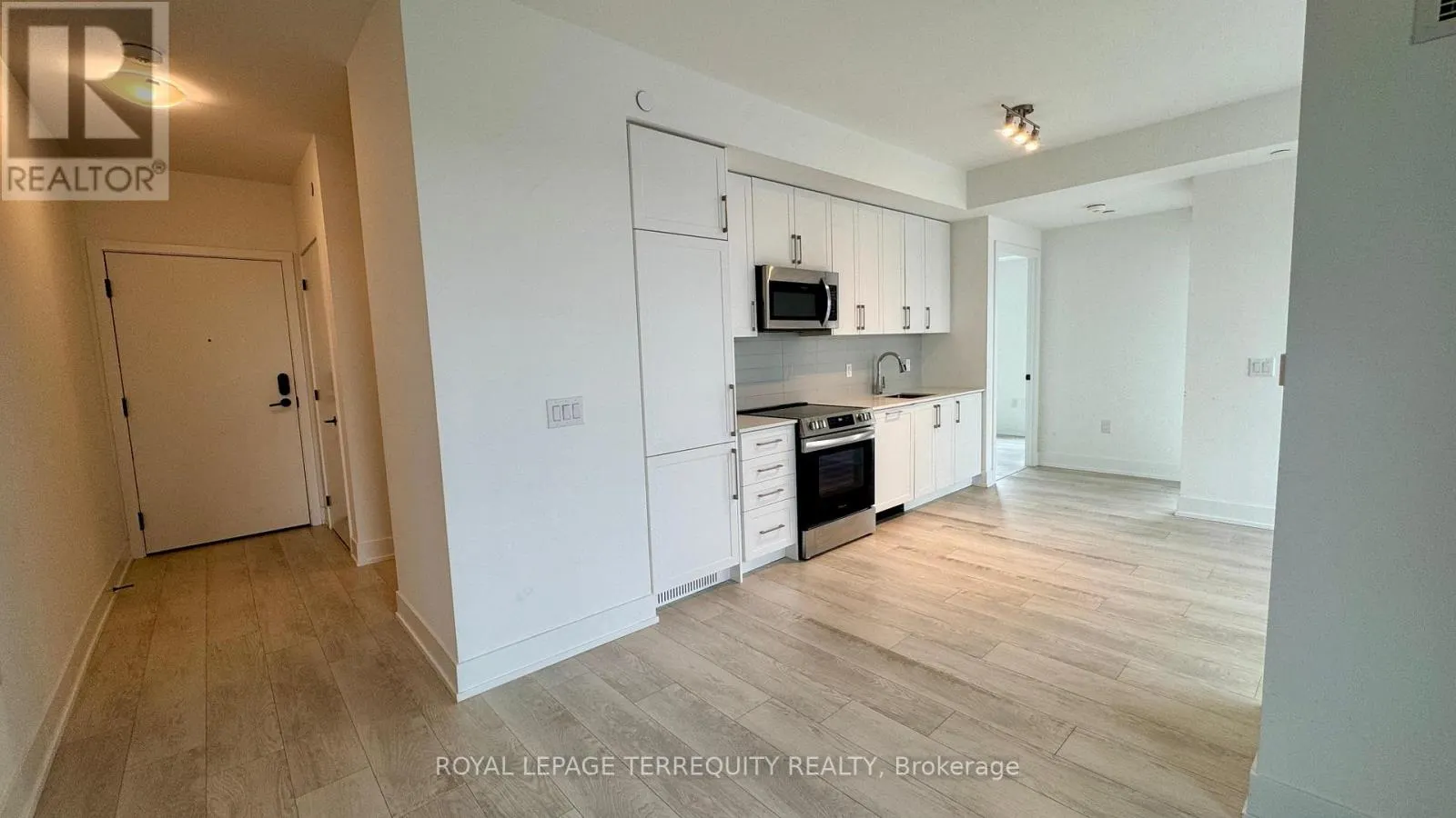 204 - 2450 OLD BRONTE ROAD