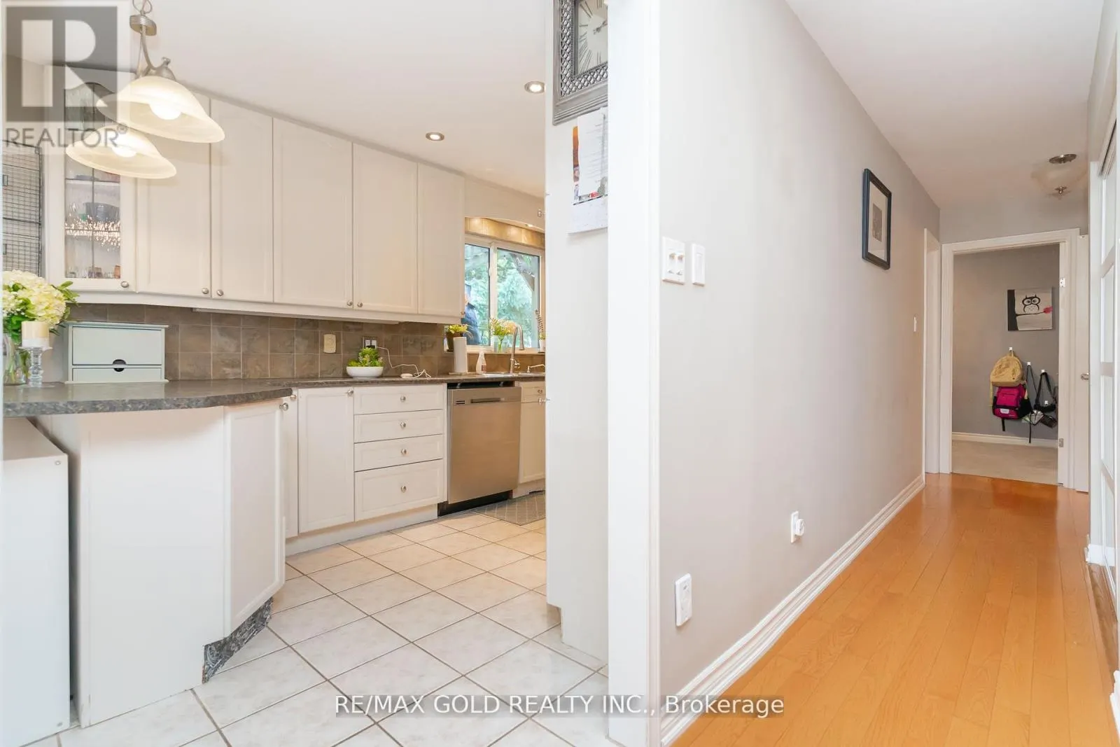 23 EDGEBROOK CRESCENT