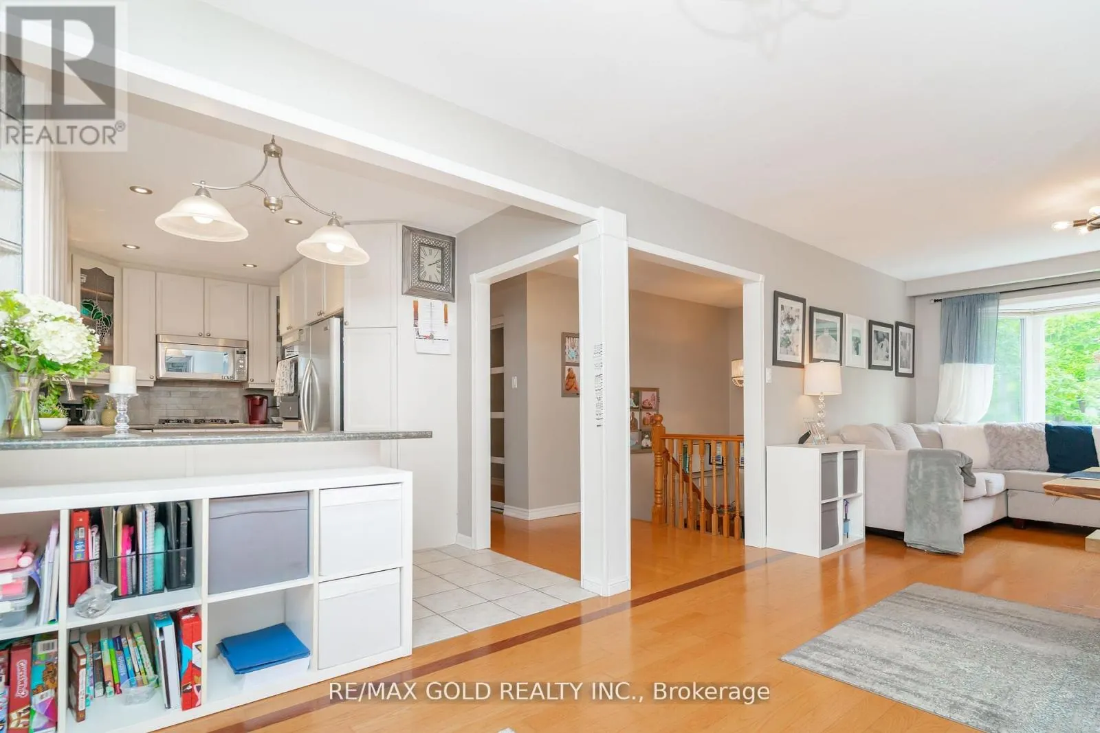 23 EDGEBROOK CRESCENT