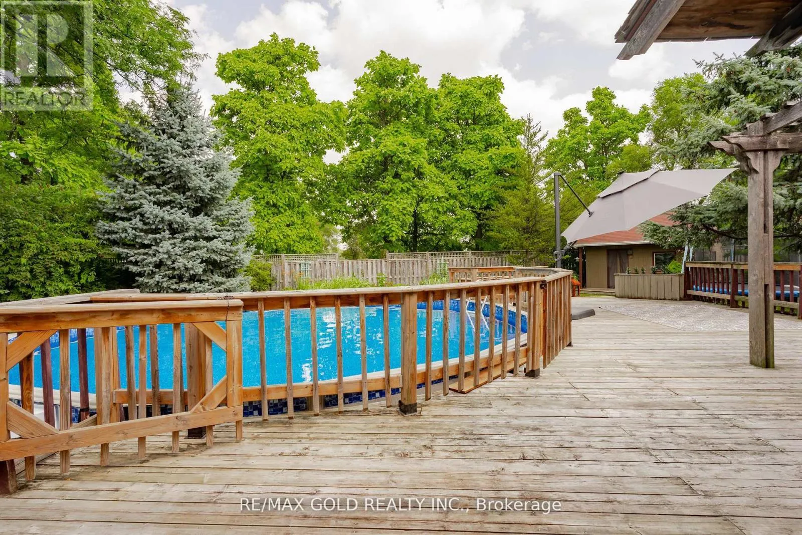 23 EDGEBROOK CRESCENT