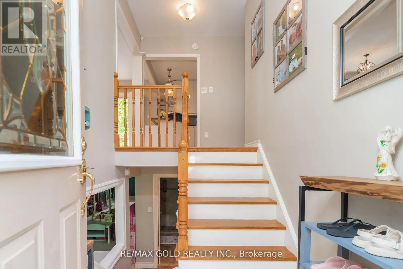 23 EDGEBROOK CRESCENT