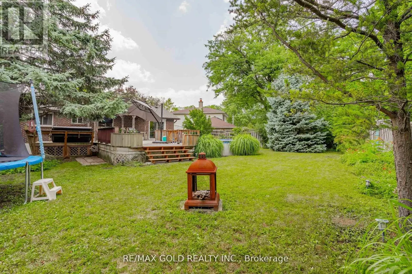 23 EDGEBROOK CRESCENT