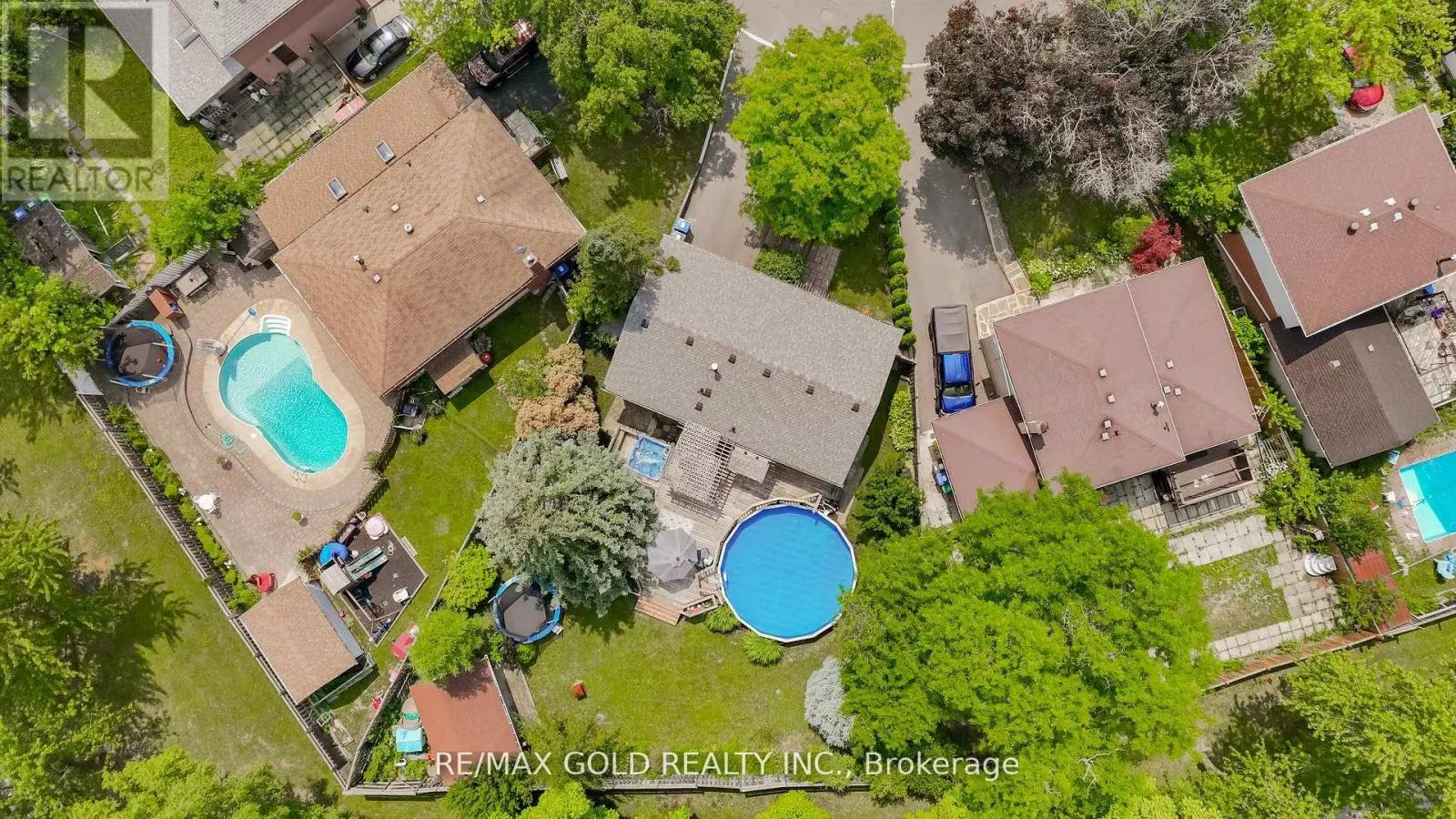 23 EDGEBROOK CRESCENT