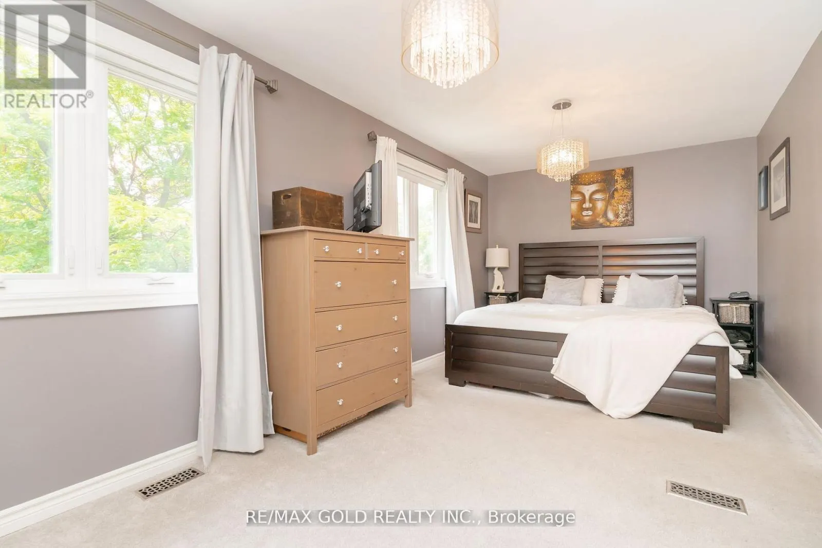 23 EDGEBROOK CRESCENT