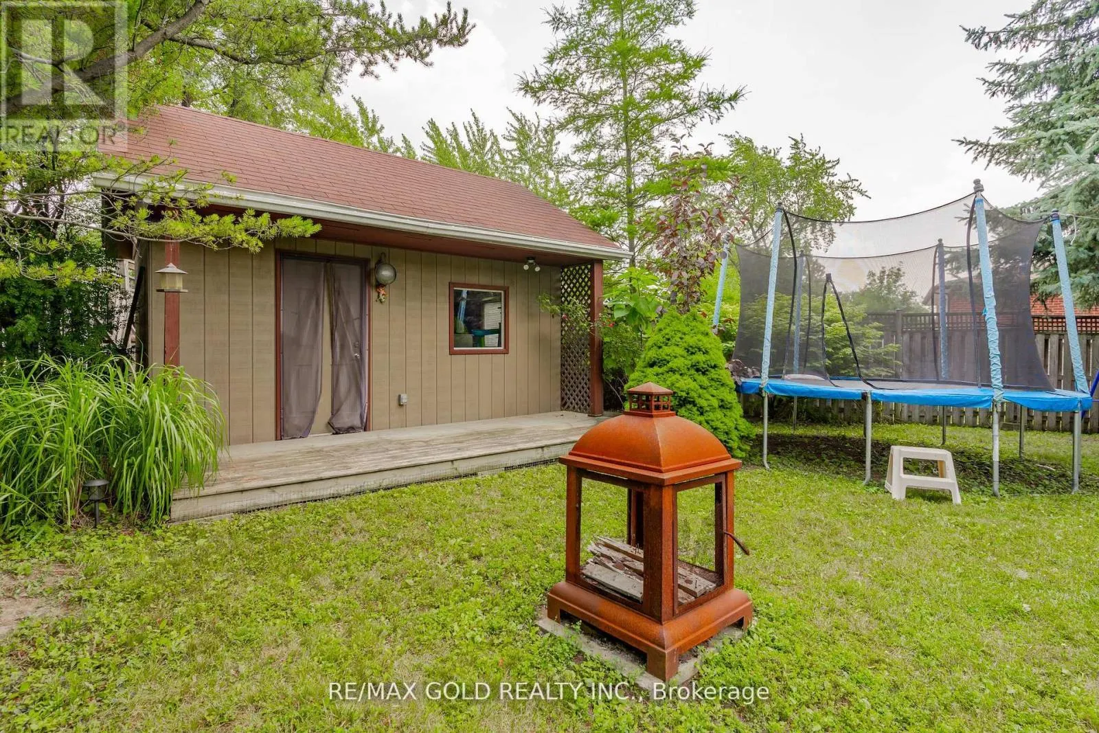 23 EDGEBROOK CRESCENT