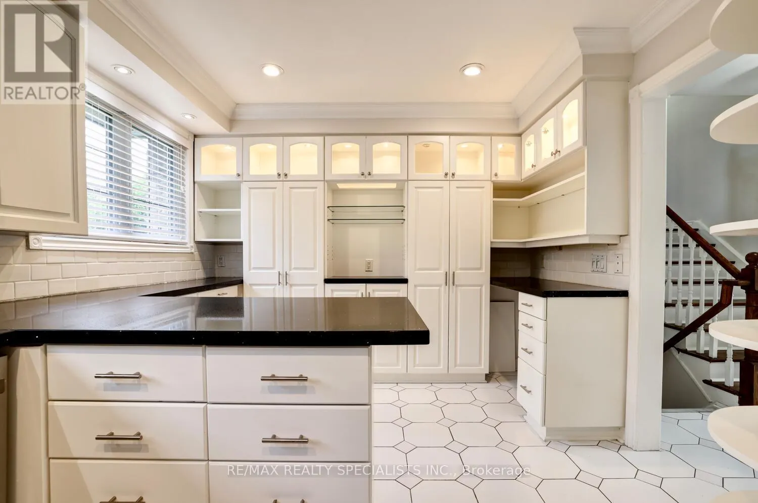 463 VALLEYFIELD DRIVE