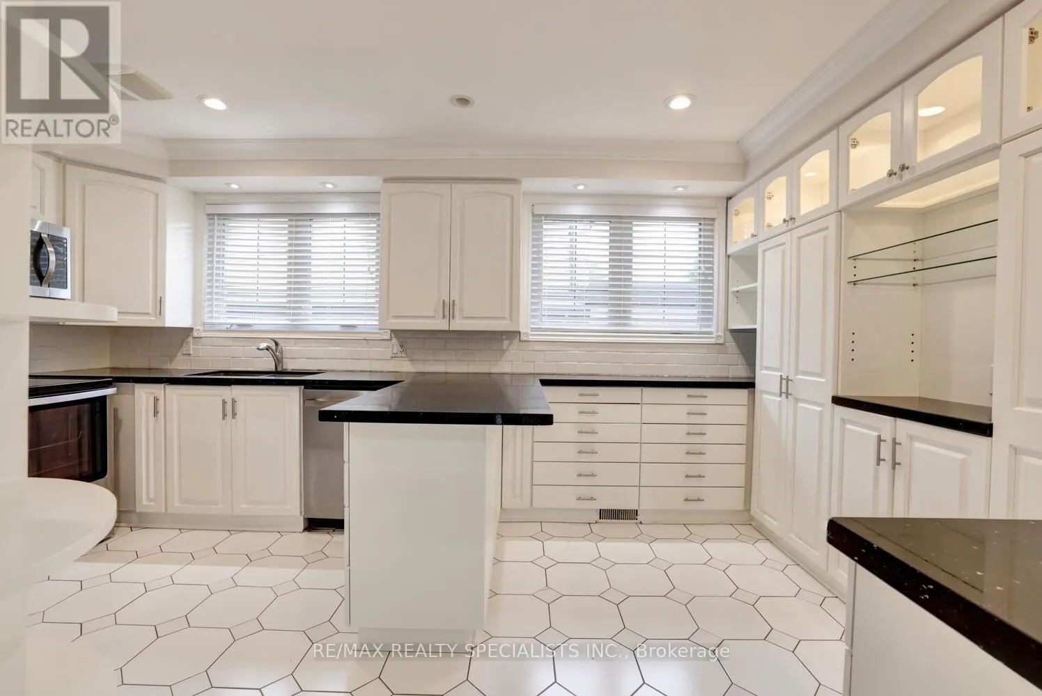 463 VALLEYFIELD DRIVE