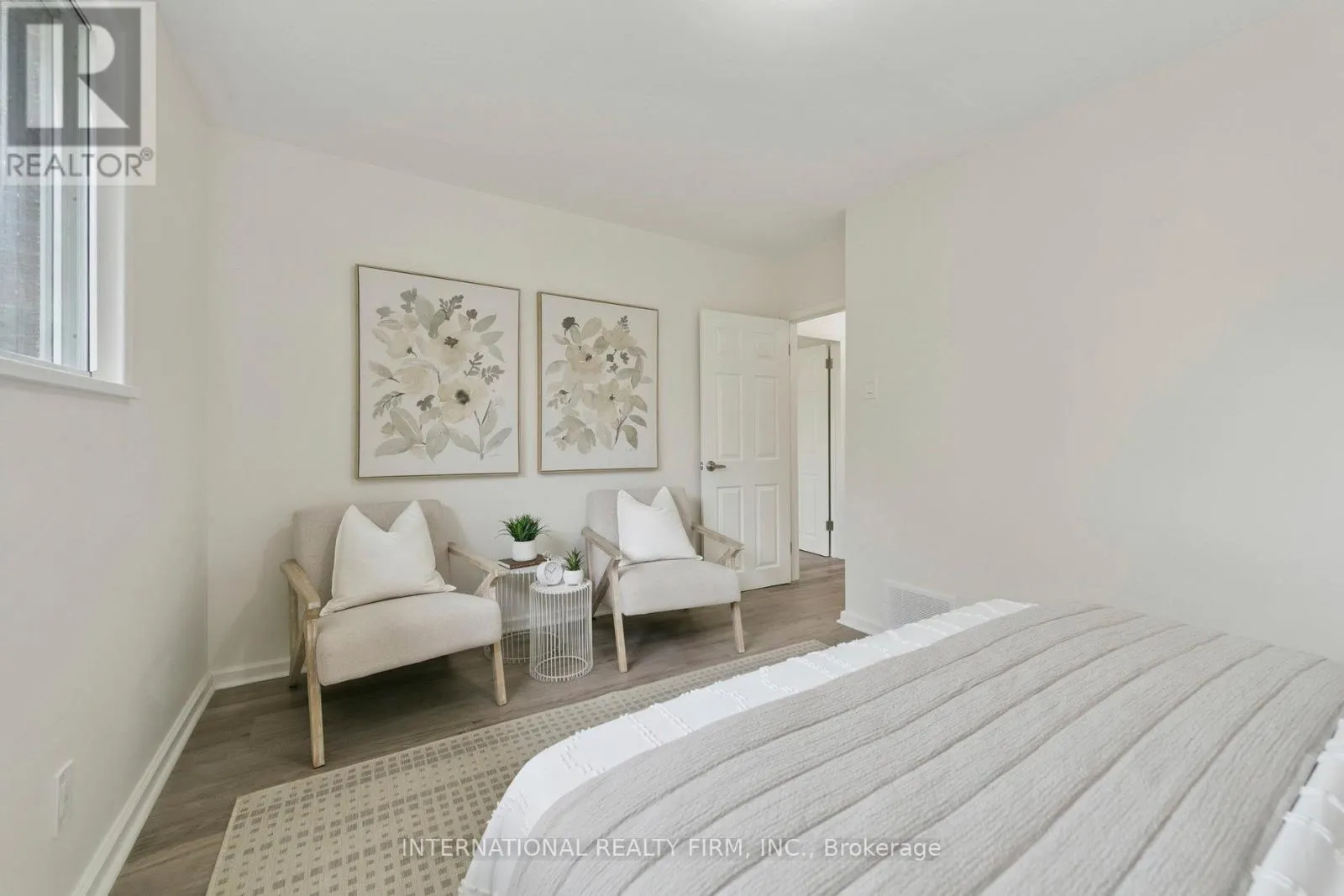 476 LOLITA GARDENS