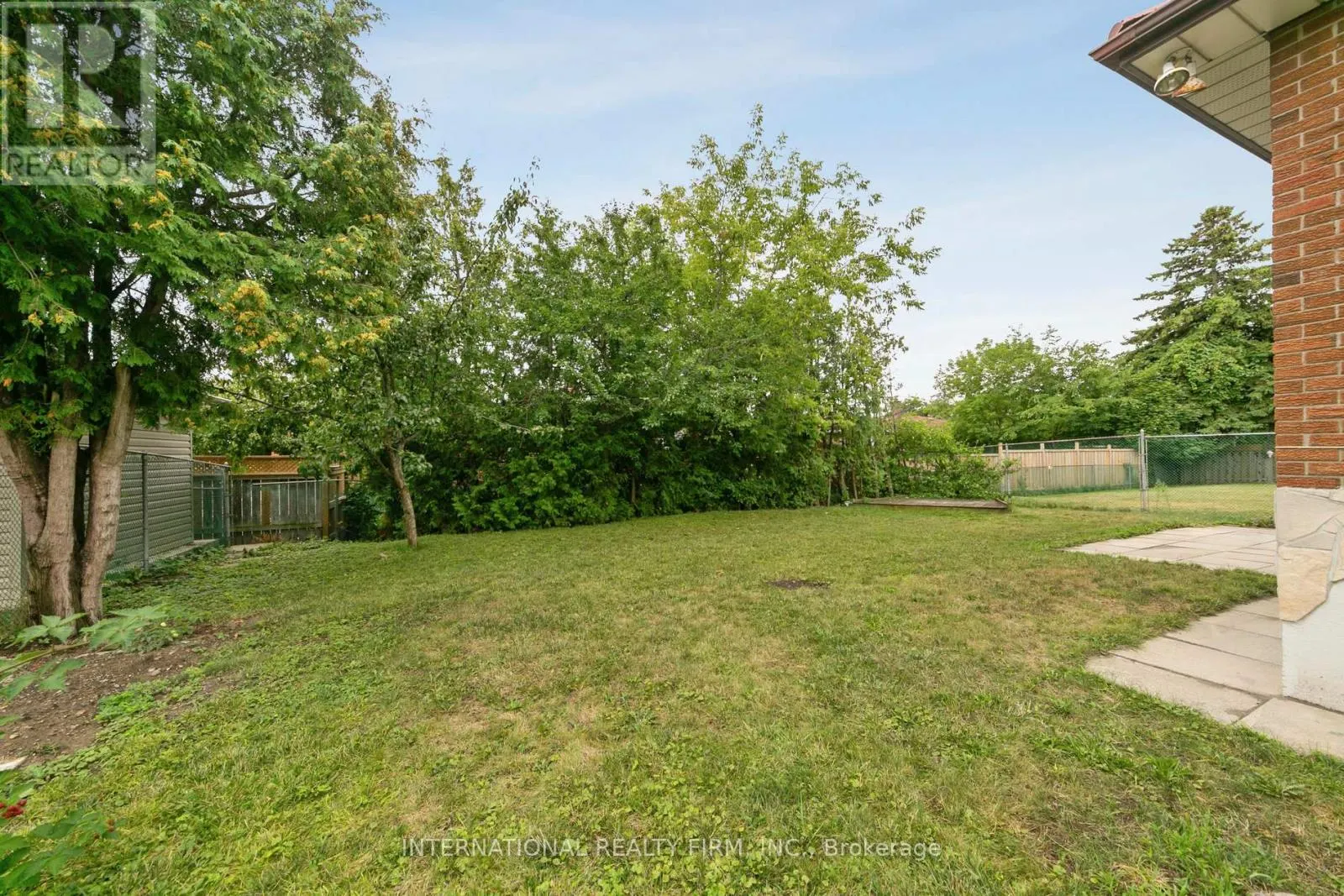 476 LOLITA GARDENS