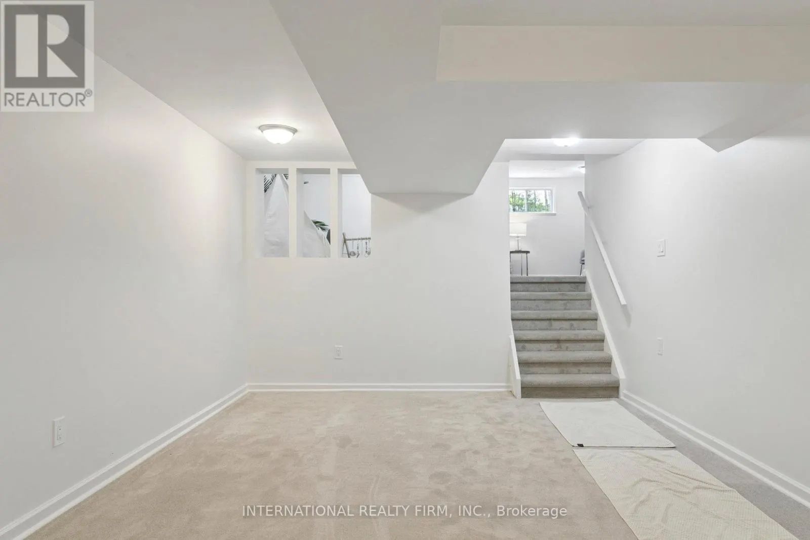 476 LOLITA GARDENS