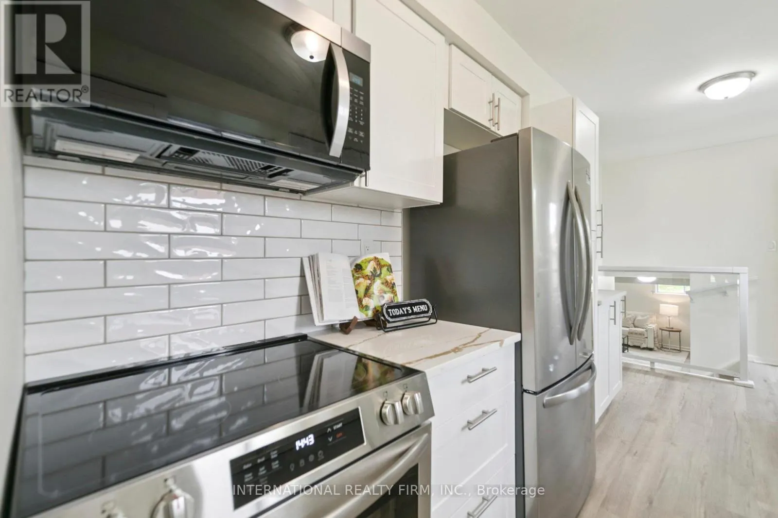 476 LOLITA GARDENS