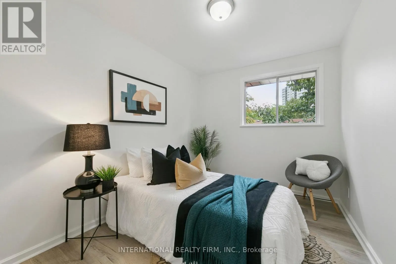 476 LOLITA GARDENS