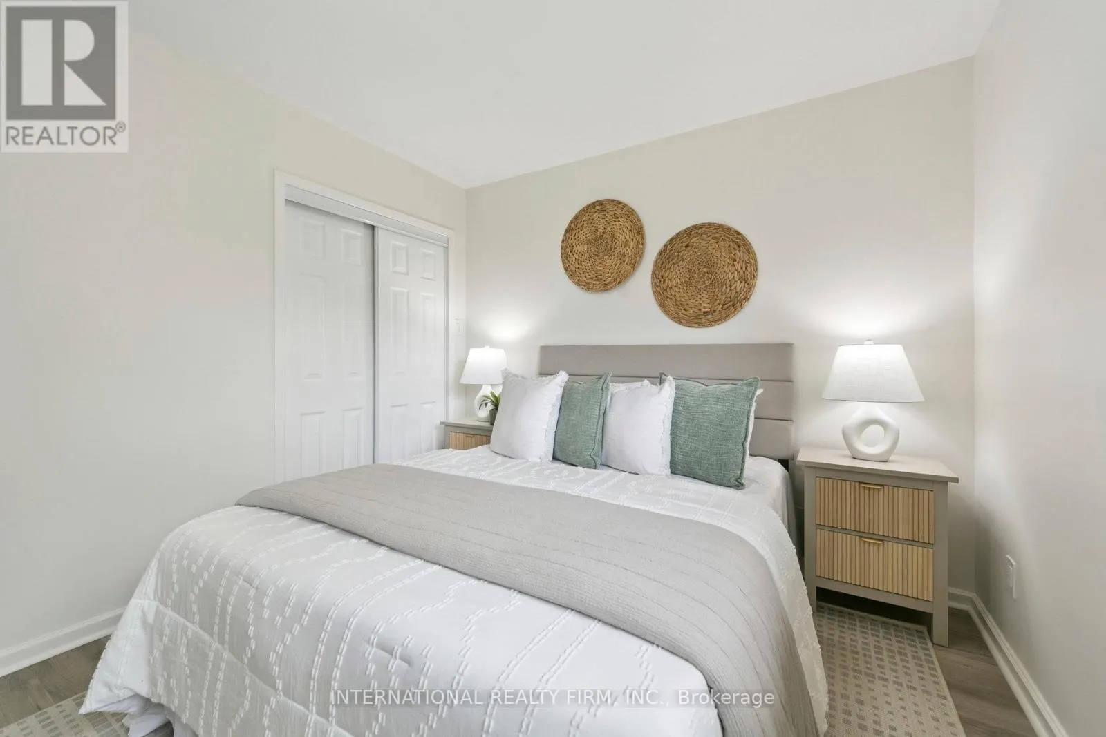 476 LOLITA GARDENS