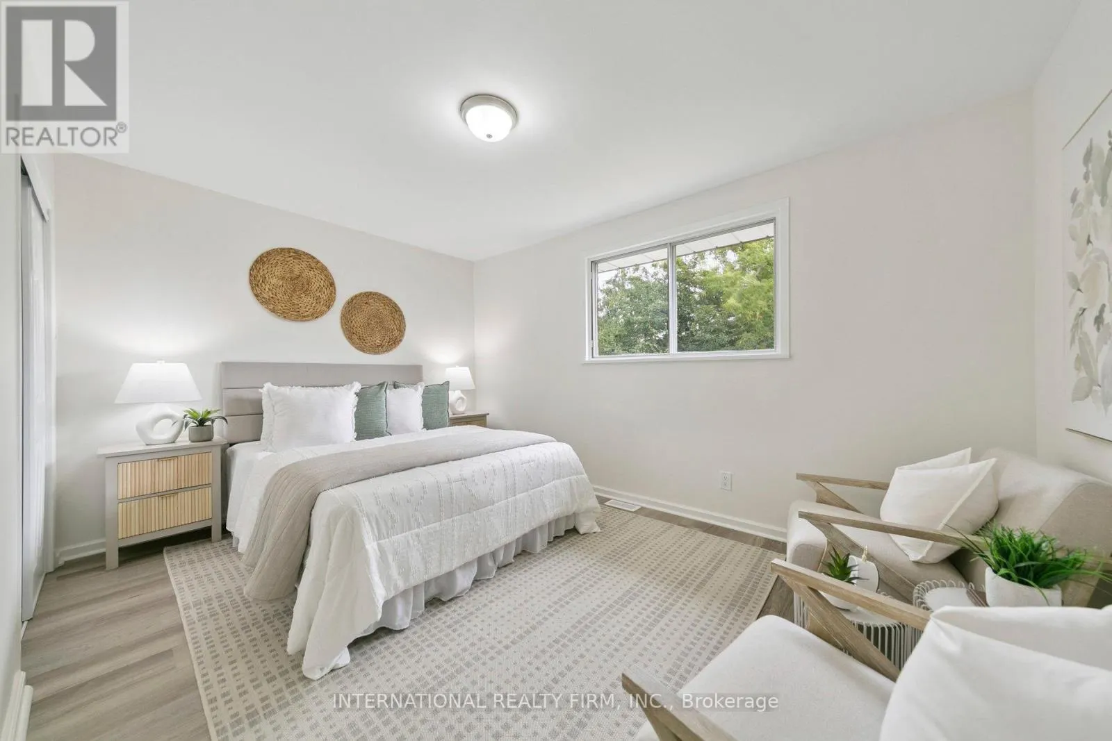 476 LOLITA GARDENS
