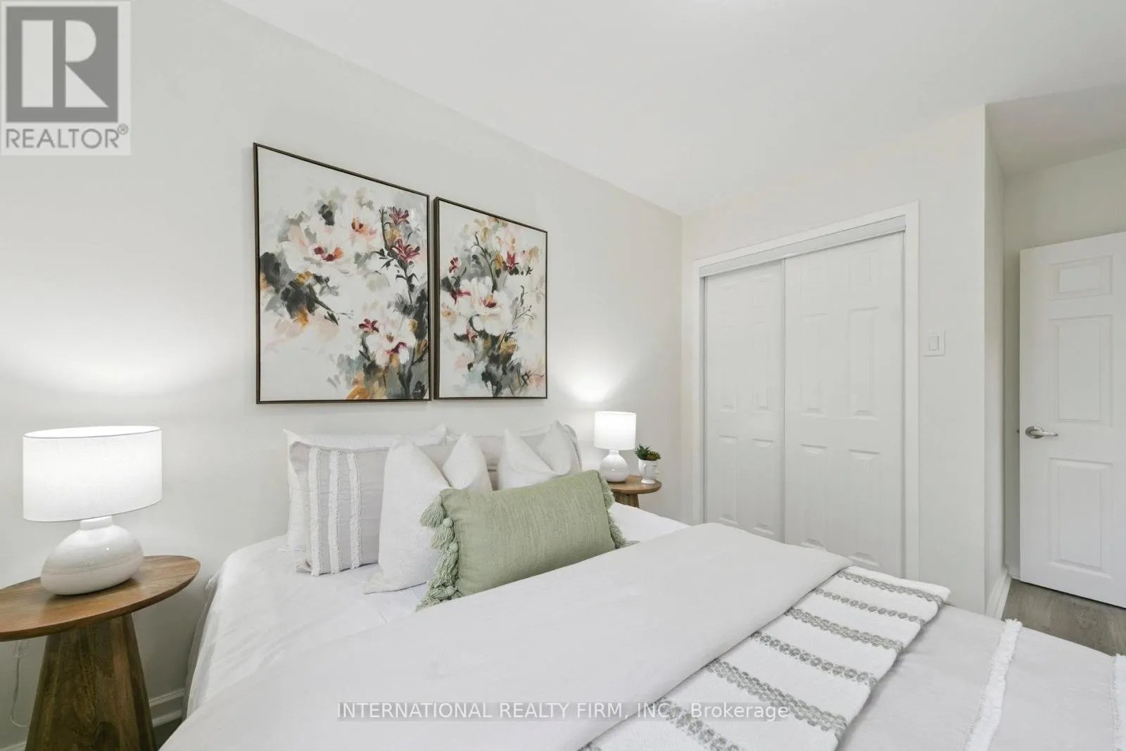 476 LOLITA GARDENS
