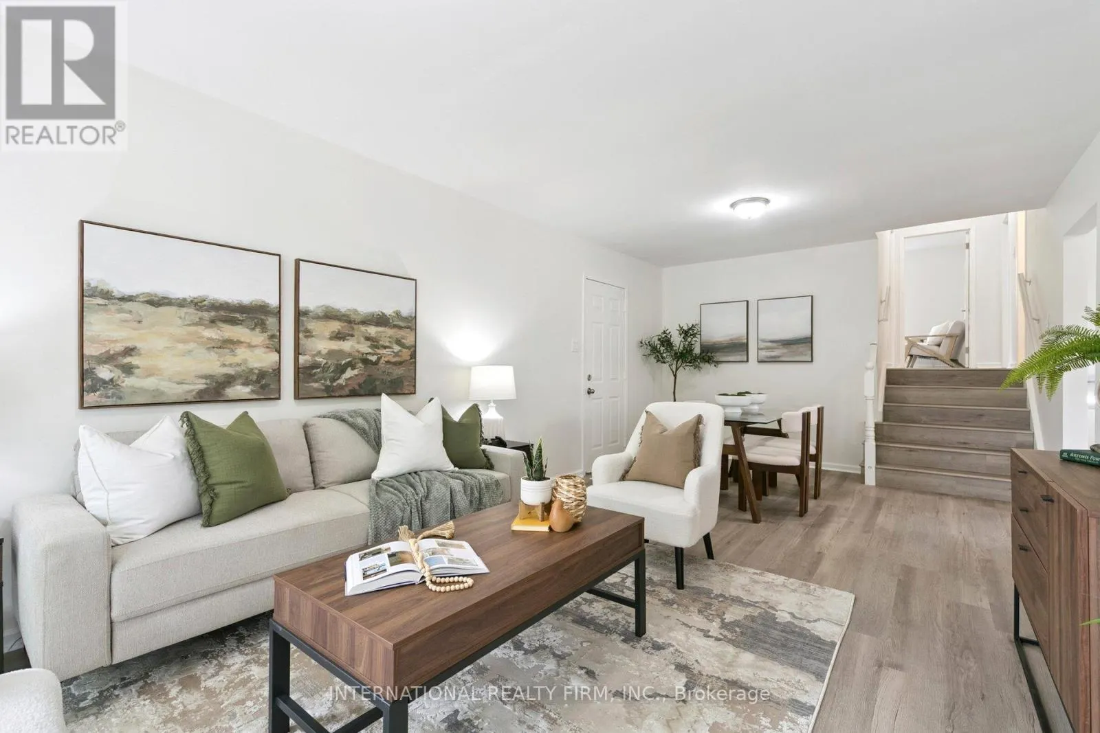 476 LOLITA GARDENS