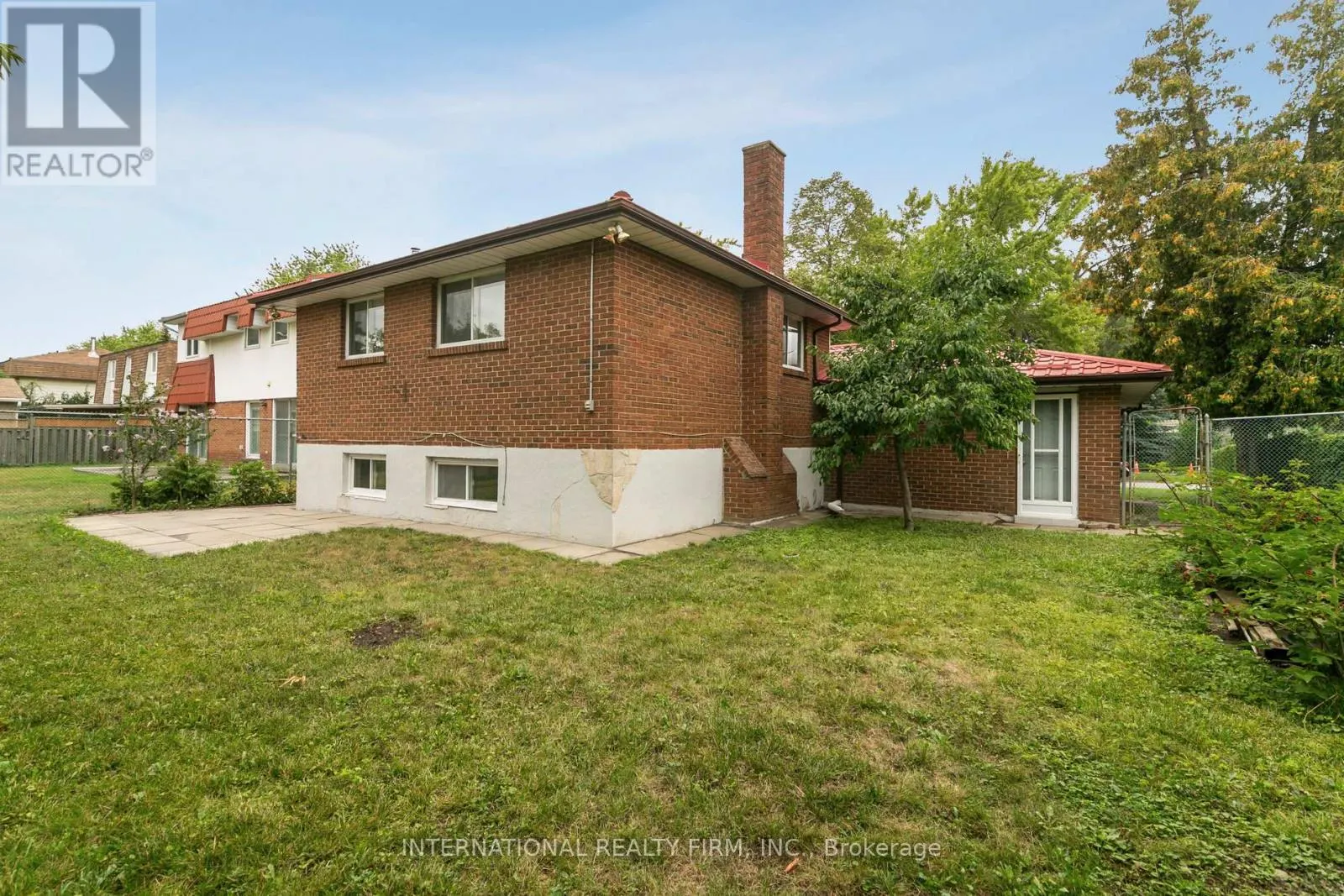 476 LOLITA GARDENS