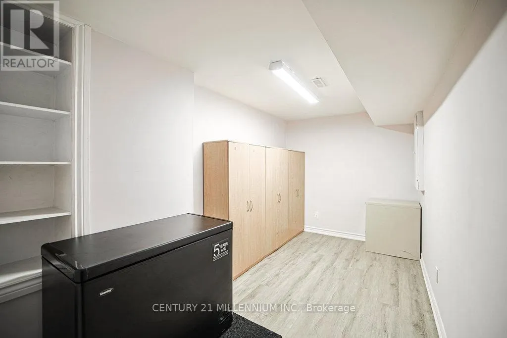 32 DAVENHILL ROAD