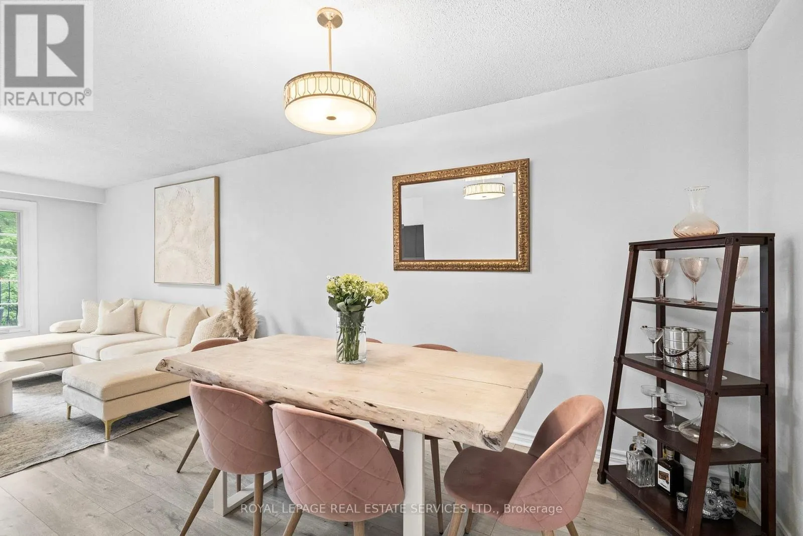 1504 KENILWORTH CRESCENT
